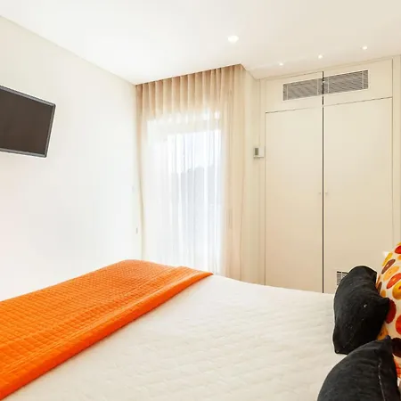 Lirio - Minho's Guest * ブラガ