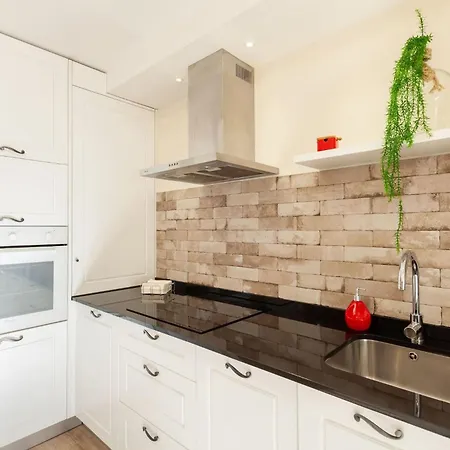 Lirio - Minho's Guest * ブラガ